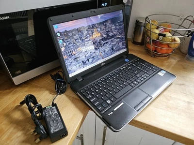 Fujitsu Lifebook AH512 Intel i3 240GB SSD 8GB Ram Win 11 15.6 HDMI Webcam Laptop - Image 1 of 4