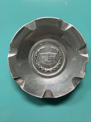 Tapacubos central de rueda Cadillac STS CTS 2004-2011 POLISHED fábrica OEM 9595437 Foto 1 de 4