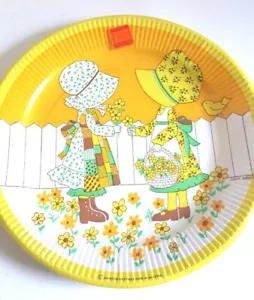 Holly Hobbie Paper Plates Vintage Party Supply American Greetings 8 9" Plates - Picture 1 of 2