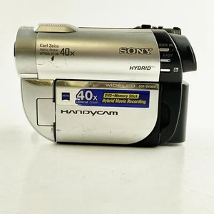 Videocámara DVD híbrida Sony Handycam DCR-DVD610 pantalla de 2,7" zoom digital 2000x - Imagen 1 de 20