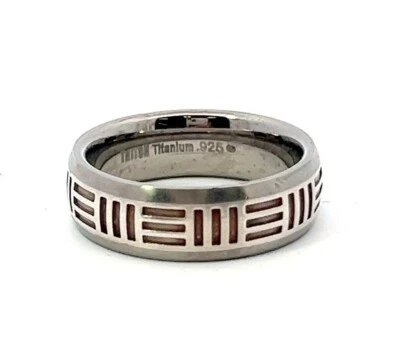 Anillo de banda Tritón de titanio y plata de ley de 7 mm para hombre Foto 1 de 4