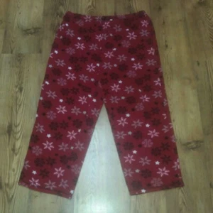 PAJAMMA FLEECE P.J. BOTTOMS. RED WITH BLK.@ WHT. SNOWFLAKES - Picture 1 of 4