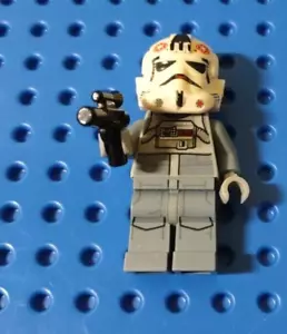 LEGO Star Wars AT-AT Driver Minifigure Dark Red Imperial Logo sw0581 75054 - Picture 1 of 1