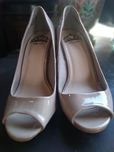 Nice Dress Women's Fergalicious by Fergie Heels - Picture 1 of 6