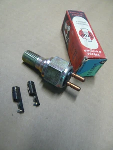 Interruptor luz freno peugeot d4a 403 404 j7 4608.06 - Imagen 1 de 3