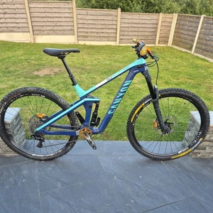 Enduro Bike Canyon Strive CF 6 2019 Size Medium spares or repair - Picture 1 of 8