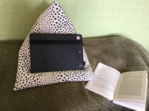 XL cushion for iPad book rest kindle Phone - Picture 1 of 6