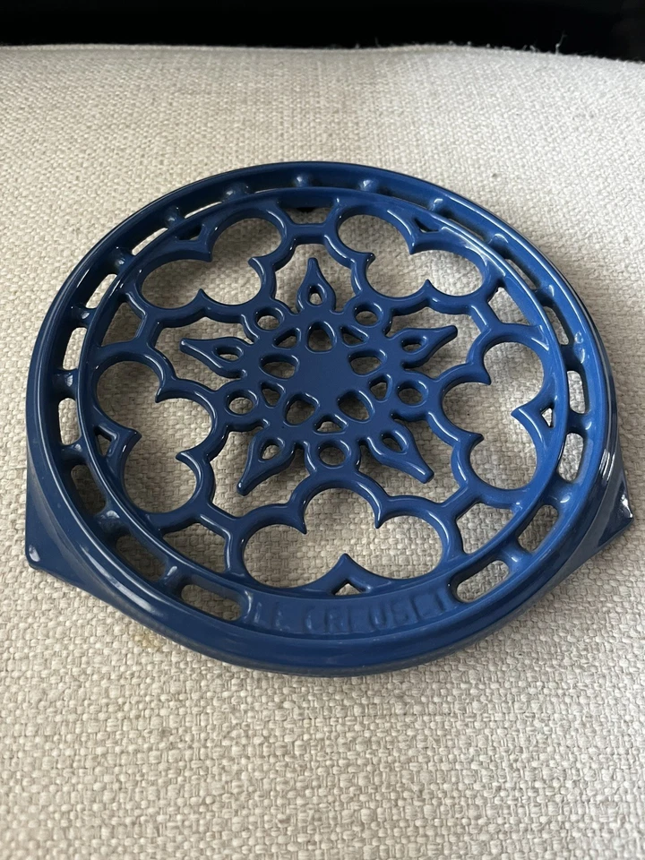 De colección Le Creuset Trivet Azul Esmaltado Hierro Fundido 8 Pulgadas Francia Foto 1 de 2