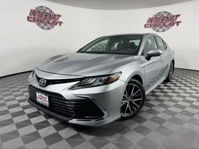2021 Toyota Camry XLE седан 4D - Изображение 1 из 4