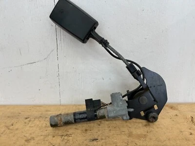 1995-2001 BMW 740i 740iL Front Right Seat Belt Buckle Latch Receiver Oem 8240046 - Image 1 of 4