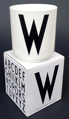 DESIGN LETTERS Buchstabe W Porzellan Becher Design Arne Jacobsen NEU in OVP - Bild 1 von 2