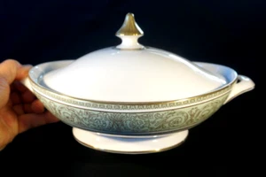 Beautiful Royal Doulton English Renaissance Tureen - Picture 1 of 5