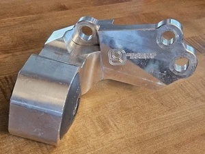 Innovative Mounts 1988-1991 Civic / CRX B-Series Hydraulic Transmission Mount - Picture 1 of 7