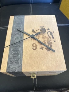 Liga Privada No. 9 Clock - Imagen 1 de 8