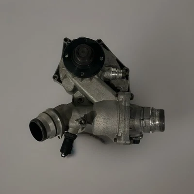 Bomba de água OEM para BMW 540i 740i 740iL 840Ci 1998-2001 V8 4.4L E39 E38 E31 - Imagem 1 de 3