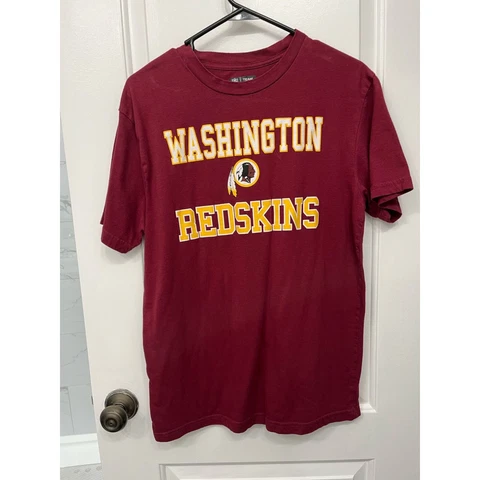 NFL Team Store Mens Washington Redskins (Commanders) Burgandy Short Sleeve Tshir Cover