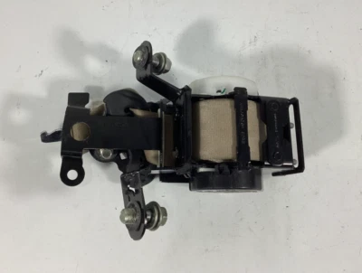 Acura RDX 2013-2018 retractor de cinturón de seguridad central trasero 6200824W6A OEM. Foto 1 de 4