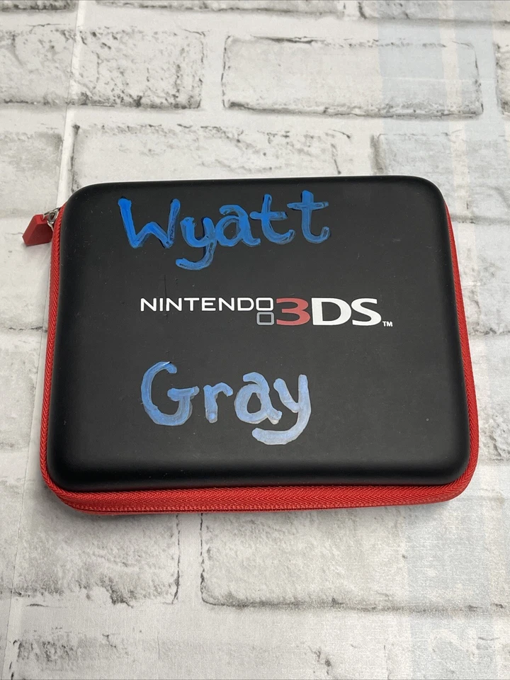 Nintendo 3DS Insignia Universal Protective Portfolio Case Red/Black Good Cond - Image 1 of 4