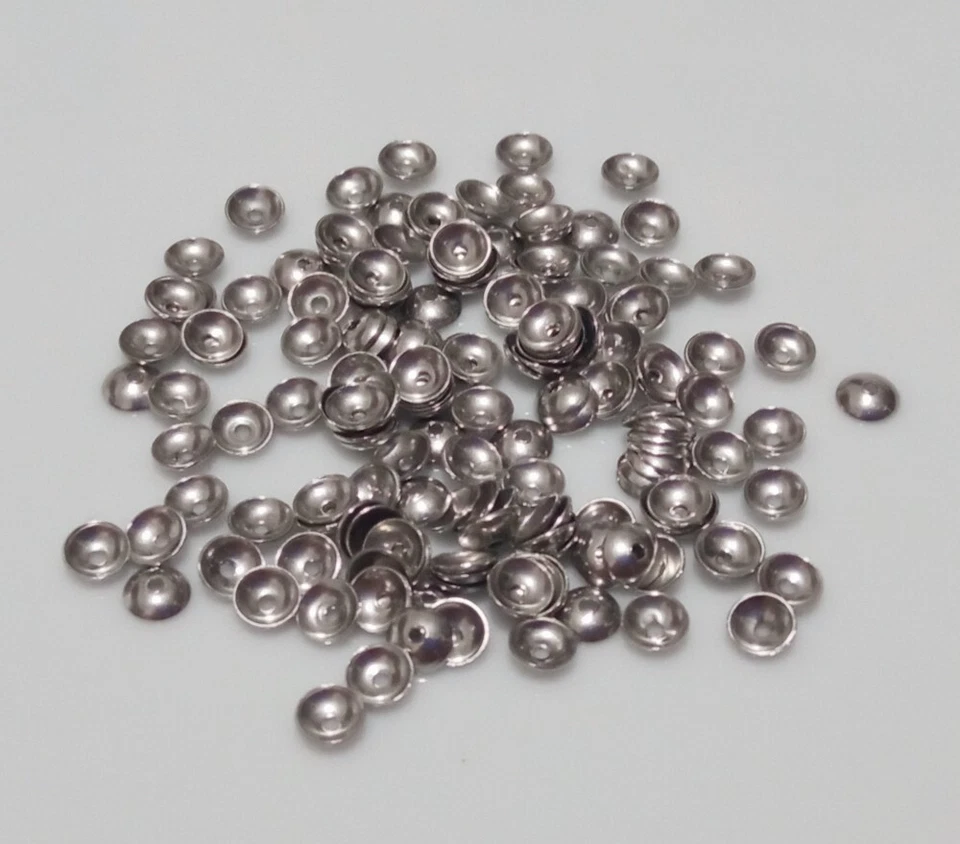 50pz coppette copriperla in acciaio inox  4mm  colore argento scuro - Immagine 1 di 1