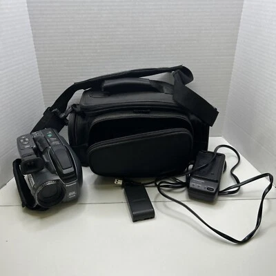 Panasonic PV-L501D Palmsight Palmcorder VHS-C 150x Zoom Video Bundle UNTESTED - Image 1 of 4