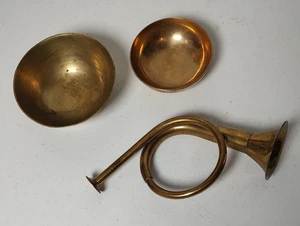 Vintage Posten 3 kleine Messingartikel 2 Schüsseln/Schmuckschalen und Weihnachtshorn 8,5 Zoll - Bild 1 von 11