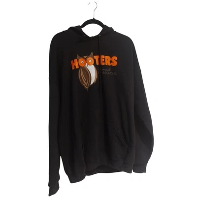 NUEVO CON ETIQUETAS Sudadera con Capucha Negra HOOTERS Búho San Antonio Riverwalk Texas Talla 2X Nueva Foto 1 de 4