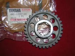 Yamaha TZ500 80-82 Counter Shaft Gear. 32T. Genuine Yamaha New B94 - Picture 1 of 1