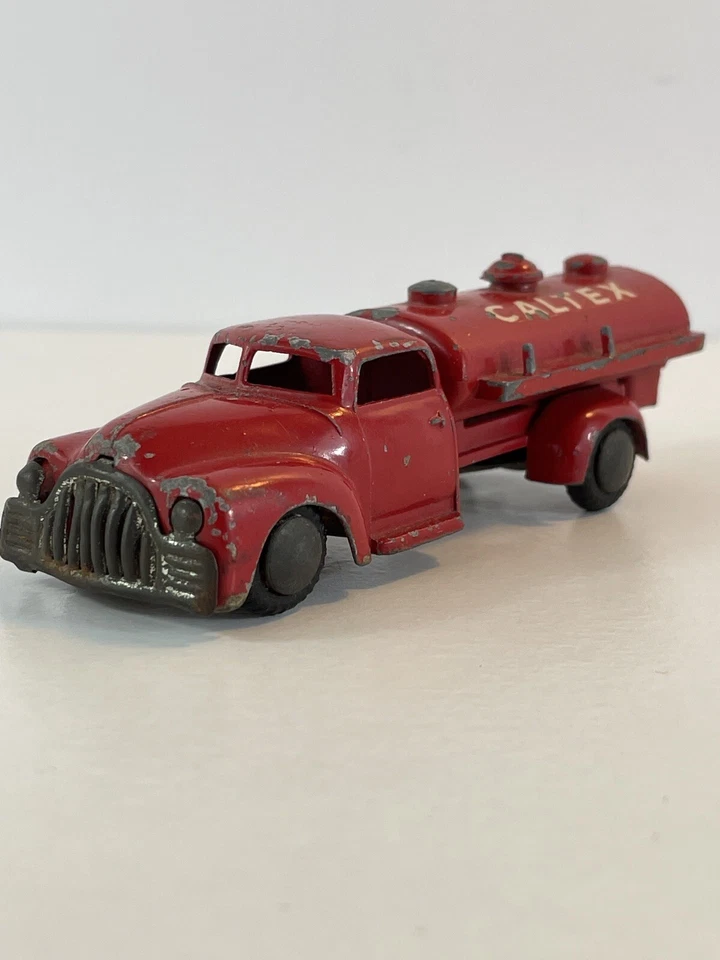 Camión cisterna Tekno Nº 778 Caltex - Hecho en Dinamarca Plataforma de combustible Dodge años 50 3,75"" Foto 1 de 4
