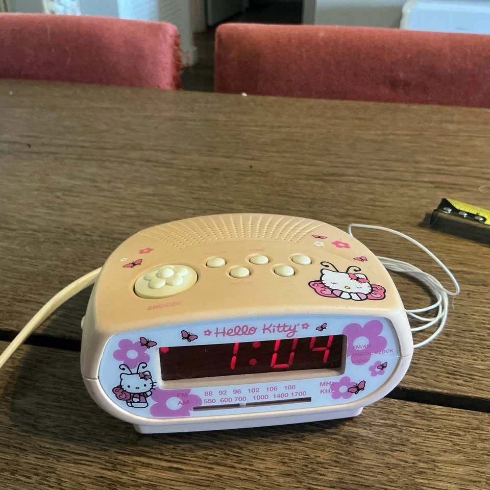Antigo Relógio Despertador Hello Kitty Rádio AM/PM KT2051 TESTADO FUNCIONANDO - Imagem 1 de 4