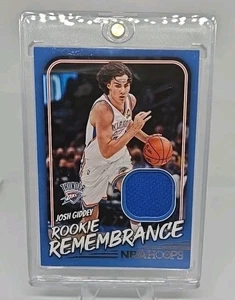 2023 NBA Hoops Basketball JOSH GIDDEY ROOKIE REMEMBRANCE PATCH #RR-JGD Thunder - Bild 1 von 2