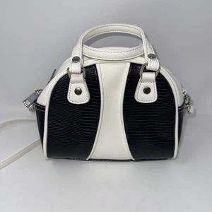 Urban Outfitters Bolso Bandolera Cartera Bolso de Mano Negro Blanco Correa Asas - Imagen 1 de 12