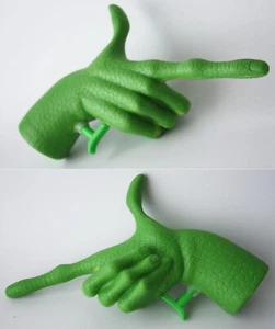 RARE VINTAGE ALIEN HAND WATER GUN SQUIRT PISTOL GREEN MONSTER NEW NOS ! - Picture 1 of 7