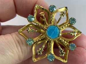 Flower Madonna Center Blue Rhinestones Orthodox Cross Vintage Gold Brooch M-0916 - Picture 1 of 4