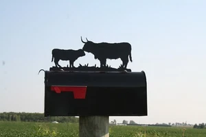 Highland Cow and Calf Metal Mailbox Topper 7 Inches Tall Matte Black - Picture 1 of 4