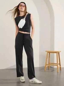 Athleta Seasoft Mid Rise Straight Pant Black LARGE L #472259 NEW - Picture 1 of 3