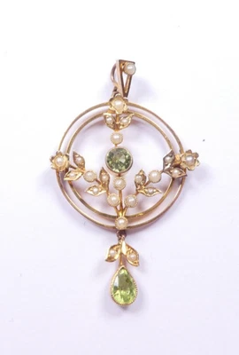 Pendant Antique Peridot and Pearl 9 carat rose gold Edwardian - Image 1 of 4