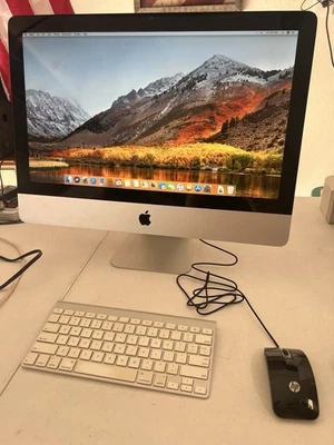 Apple iMac 21.5” 2010 3.06GHz C2D, 4GB Ram, 500GB HDD, OS High Sierra W/ Acc. - Image 1 of 4