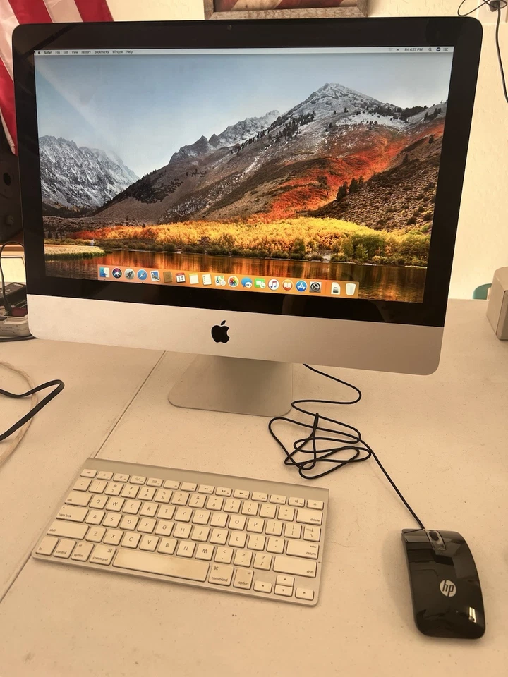 Apple iMac 21.5” 2010 3.06GHz C2D, 4GB Ram, 500GB HDD, OS High Sierra W/ Acc. - Image 1 of 4