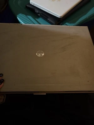 Portátil HP EliteBook - Intel Core i5 vPro - Windows 7 Foto 1 de 4