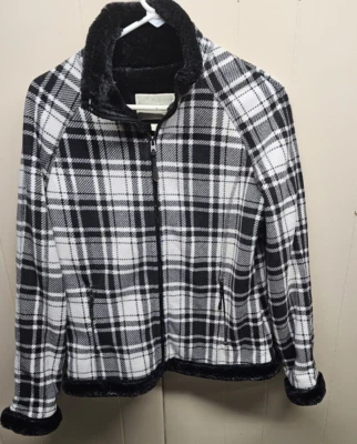 Chaqueta pequeña con cremallera forrada de felpa polar a cuadros Green Tea para mujer Foto 1 de 4