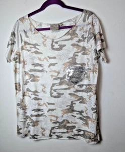 NEW Dantelle Camo Print Tshirt Casual Thin Shirt Size Large Lettuce Edges Gray - Picture 1 of 5