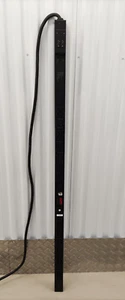 PDU para rack APC AP7553, básica, cero U, 32 A, 230 V, (20) C13 y (4) C19 - Photo 1/4