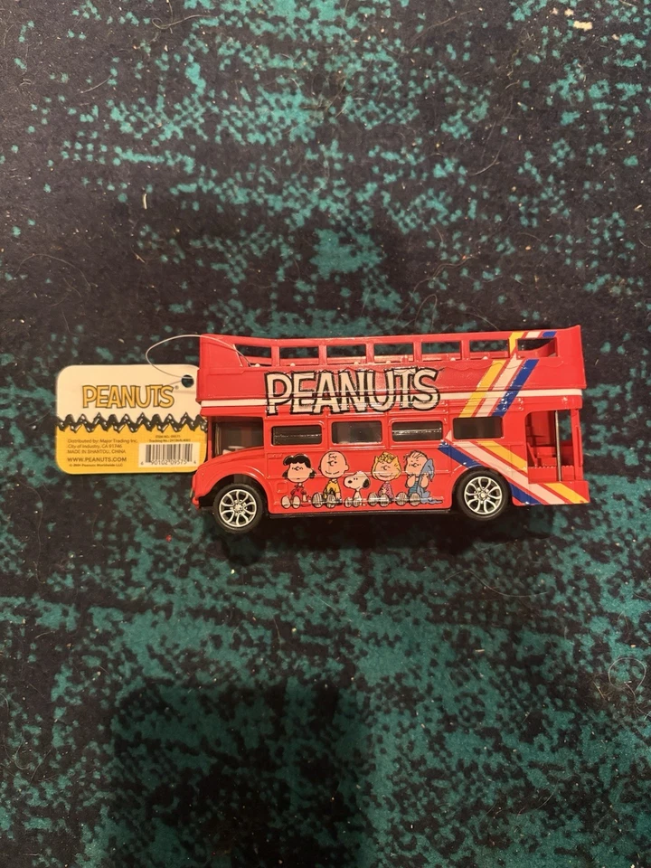 Autobús escolar Peanuts diecast de dos pisos retroceso Foto 1 de 1