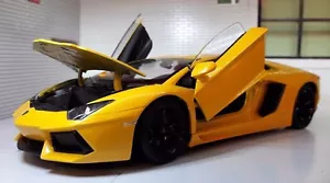 Lamborghini Aventador LP LP700-4 Yellow Welly Detailed 1:24 Scale Diecast Model - Picture 1 of 7