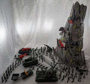 MPC Mountain Fortress; WWII US & German Soldiers; Plastic Army Men; 125+ Pieces