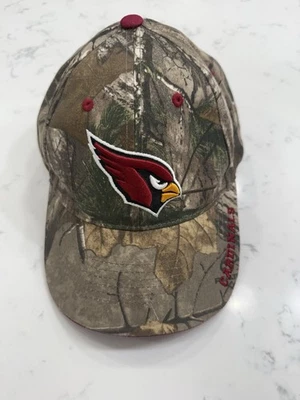 Ropa del equipo de la NFL Arizona Cardinals bordada camuflaje estampado ajuste correa sombrero Foto 1 de 4