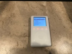 Apple iPod classic 3rd Generation White (15 GB) A1040 - New Battery A640 - Picture 1 of 10