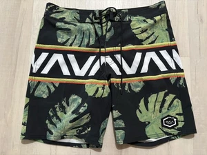 RVCA 18" Mid Boardshorts grün geblümt Herren Größe 31 neu ohne Etikett - Bild 1 von 3