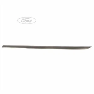 Genuine Ford Focus 1998-2005 RH Front Door Moulding 1090842 - Picture 1 of 1