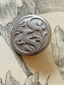 Ancien bouton en métal à décor Art nouveau - Iris - collection - Bild 1 von 1